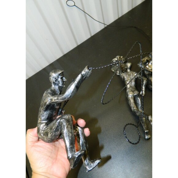 5 Creative Climbing Man Resin Wall Sculptures 3D Wall Art Decor Strong Man Brave - Picture 15 of 16